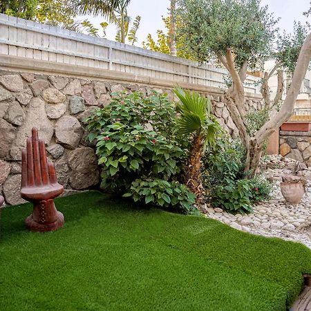 וילה רוני בריכה מחוממת Villa Roni Heated Pool เอลัต ภายนอก รูปภาพ