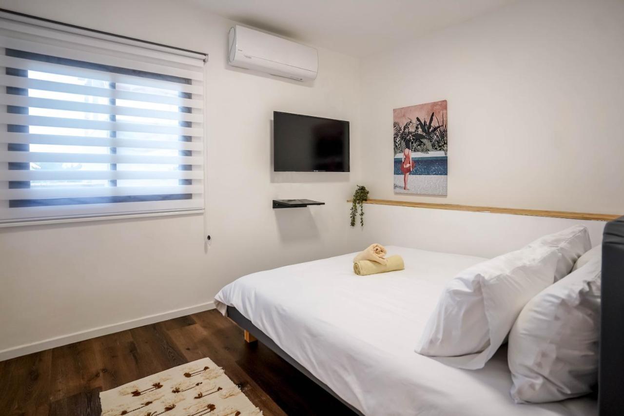 וילה רוני בריכה מחוממת Villa Roni Heated Pool เอลัต ภายนอก รูปภาพ