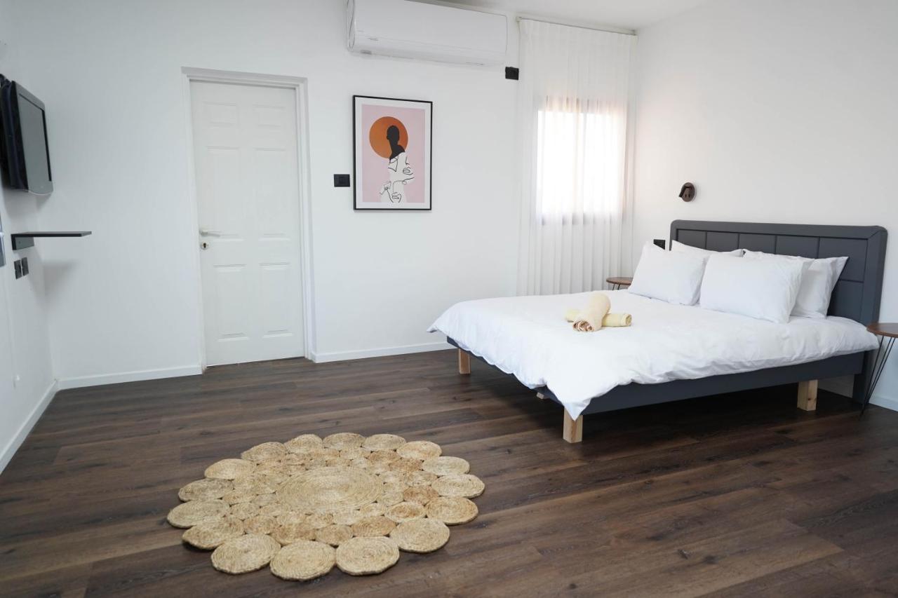 וילה רוני בריכה מחוממת Villa Roni Heated Pool เอลัต ภายนอก รูปภาพ